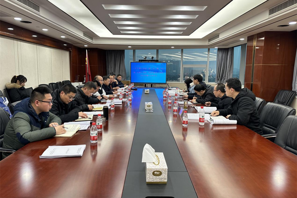 2024年3月1日，為進(jìn)一步明確大竹至墊江高速公路（四川境）項(xiàng)目監(jiān)理試驗(yàn)室sy1標(biāo)段合同雙方權(quán)利義務(wù)，我公司與四川大墊高速公路有限責(zé)任公司在四川高速大廈會(huì)議室進(jìn)行了合同談判會(huì)議_副本.jpg